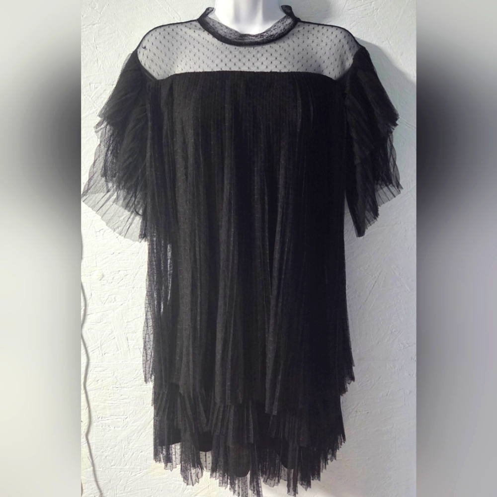 Romeo & Juliet Black Romantic Top/Tunic - Size Medium